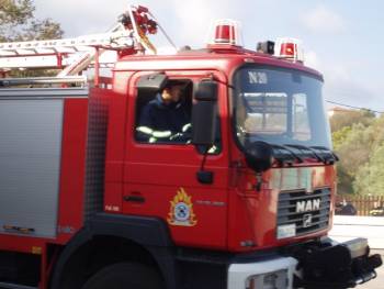 Πυρκαγιά σε καλάμια και χόρτα στη Νέα Κορώνη