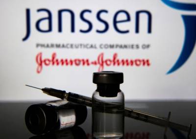 Εμβόλιο Johnson &amp; Johnson: Οι ΗΠΑ παραλαμβάνουν τις πρώτες παρτίδες