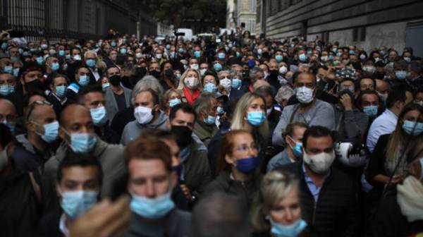 Έκκληση για επιτάχυνση των εμβολιασμών ενόψει της μετάλλαξης Δέλτα στη Γαλλία