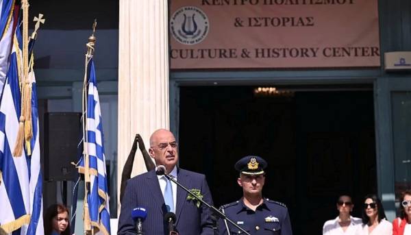 Δένδιας: Το ελληνικό έθνος εφόσον ομονοεί, έχει και ένα λαμπρό μέλλον