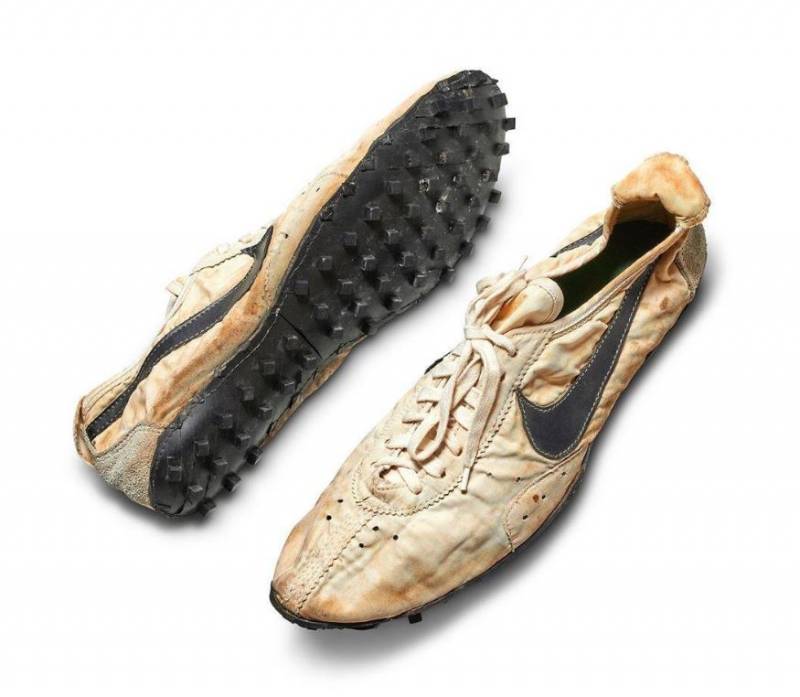 Σε δημοπρασία ένα από τα πρώτα ζευγάρια παπούτσια της Nike