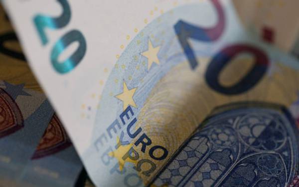 Κορονοϊός: Ανοίγει η πλατφόρμα για τα 800 ευρώ