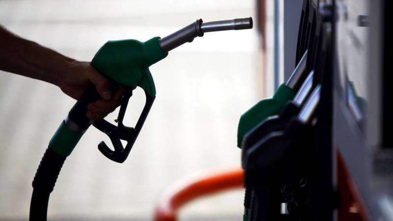 ΠΟΠΕΚ: Αστάθεια στη Μ.Ανατολή και φορολογία κρατούν υψηλά τις τιμές των καυσίμων