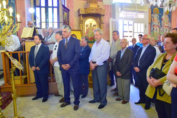 Λιτάνευση της εικόνας της Αγίας Τριάδας στο Ρωμανού