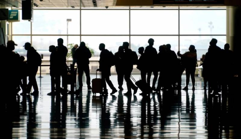 Αυξημένους εσωτερικούς ταξιδιώτες αναμένουν οι ΗΠΑ, ενδέχεται να επιτραπεί η είσοδος περισσότερων ξένων τουριστών