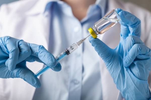 Εμβόλιο κορονοϊού: Πάνω από 100 εκατ. δόσεις έχουν χορηγηθεί σε όλο τον κόσμο