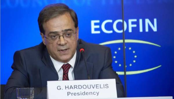Χαρδούβελης στο Ecofin: "Οι πολίτες ξέρουν ότι δεν έχει πια δωρεάν γεύμα"