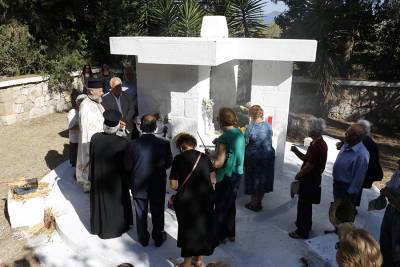 Αποδοκίμασαν τον Κασιδιάρη στο μνημόσυνο της Πηγάδας (βίντεο)