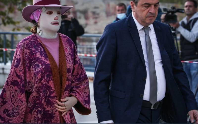 Δίκη για την υπόθεση με το βιτριόλι: Λίγο πριν την ανακοίνωση της ετυμηγορίας βρίσκονται η κατηγορουμένη και η παθούσα