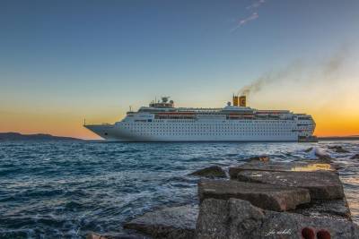 Ασθενή στη Μονεμβασία αποβίβασε το "Costa Neoclassica"