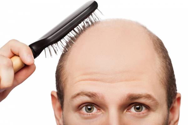 Η «θαυματουργή» αντιμετώπιση της αραίωσης μαλλιών (video)