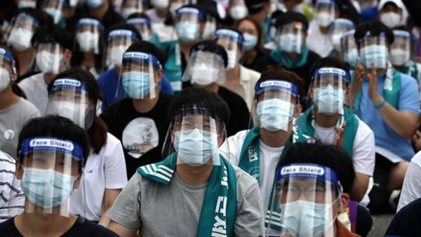 Νότια Κορέα: Υποχρεωτική η μάσκα σε όλους τους εσωτερικούς και εξωτερικούς χώρους στη Σεούλ