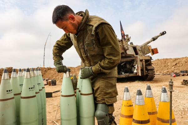 Με αμείωτη ένταση συνεχίζονται βομβαρδισμοί και χερσαίες επιχειρήσεις του Ισραήλ στη Γάζα (βίντεο)