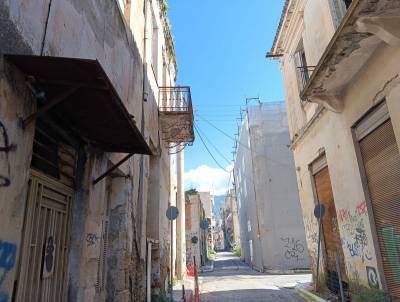 Μετά από πολλά χρόνια στο κέντρο της Καλαμάτας: Επισκευή διατηρητέων για βραχυχρόνια μίσθωση