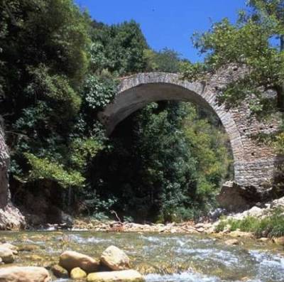 Η Πιπιλή για τη διάσωση του πέτρινου γεφυριού της Νέδας