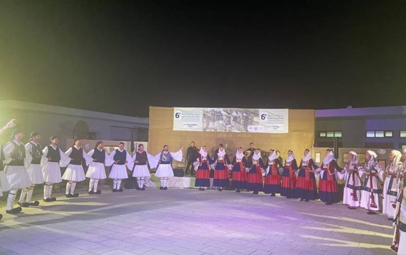 Μαθήματα υφαντικής στο Λύκειον Ελληνίδων Καλαμάτας