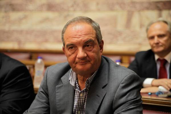 Παρέμβαση υπέρ του &quot;ΝΑΙ&quot; από τον Κωστα Καραμανλή