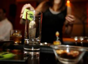 Ιδιοκτήτης μπαρ συνελήφθη για μαστροπεία στην Κορινθία