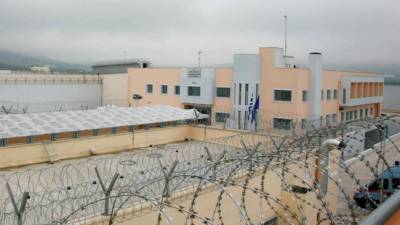 Αυτοσχέδια μαχαίρια και άλλα αντικείμενα εντοπίστηκαν σε αιφνιδιαστικό έλεγχο στις φυλακές Δομοκού