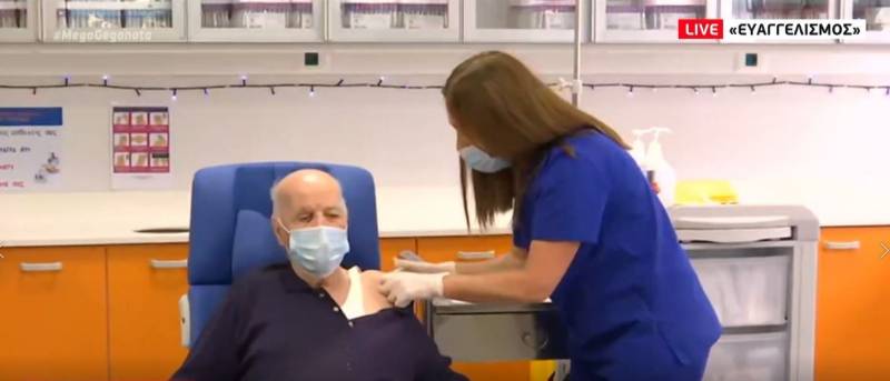 Κορονοϊός: Σε 88χρονο ο δεύτερος εμβολιασμός στην Ελλάδα (Βίντεο)