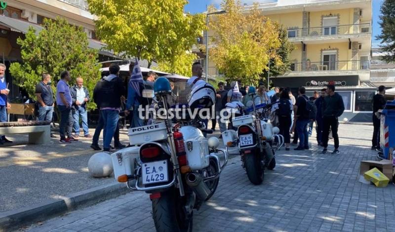 Θεσσαλονίκη: Ακροδεξιοί επιτέθηκαν σε μέλη της ΚΝΕ που μοίραζαν φυλλάδια στην Ηλιούπολη