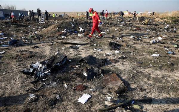 Στην Ουκρανία οι σοροί 11 θυμάτων της συντριβής του Boeing
