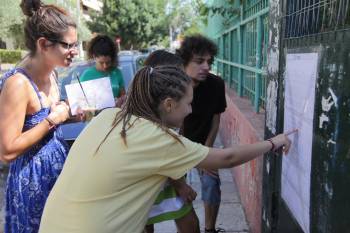 Αύριο ανακοινώνονται οι βάσεις εισαγωγής σε ΑΕΙ-ΤΕΙ