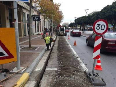 Ανακατασκευή ασφαλτοτάπητα στην Αριστομένους