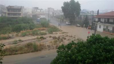 Πλημμύρες στην Μεγαλόπολη λόγω της κακοκαιρίας - Προβλήματα στον αυτοκινητόδρομο