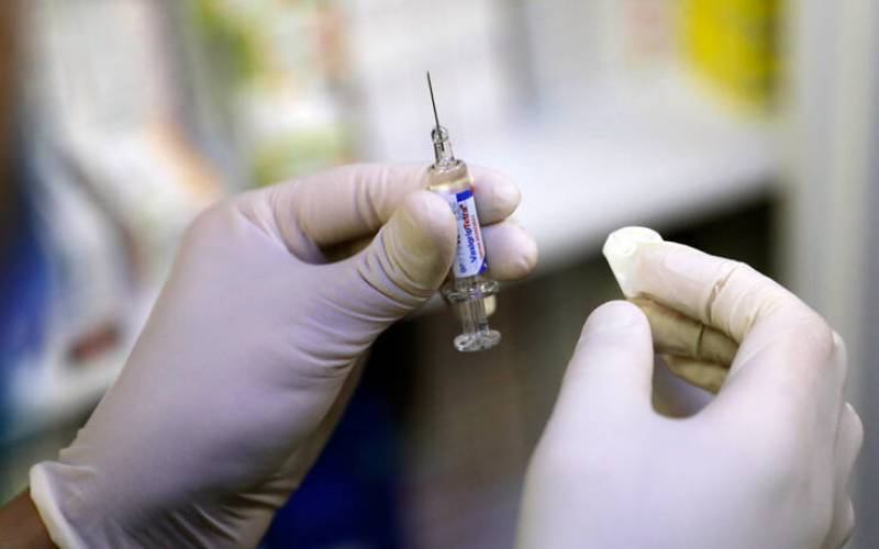 «Στοπ» στην 3η φάση της κλινικής δοκιμής κινεζικού εμβολίου: Εθελοντής αντιμετώπισε «δυσμενείς επιπτώσεις»