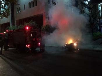 Στις φλόγες κάδος στο κέντρο της Καλαμάτας