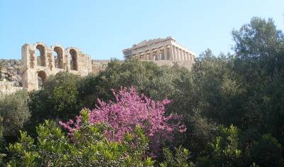 Στα μονοπάτια της Ακρόπολης