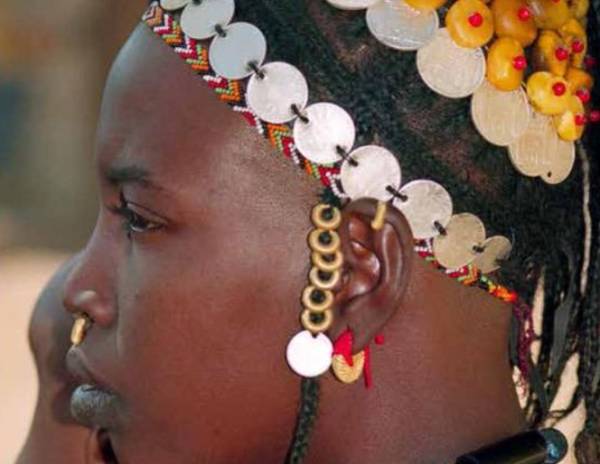 Εκθεση φωτογραφίας και κοσμήματος της Ελένης Γκίνου με έμπνευση από την Αφρική