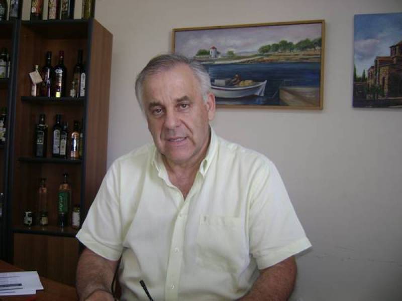 Κυπαρισσία: Τιμούν τον Αντώνη Παρασκευόπουλο που συνταξιοδοτείται