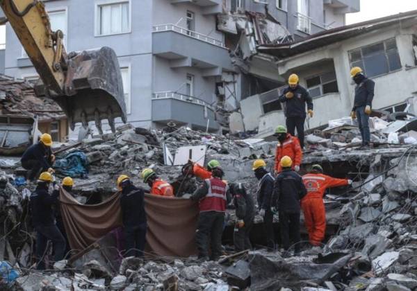 Τουρκία: Συνελήφθη ενώ προσπαθούσε να φύγει από τη χώρα ο κατασκευαστής ενός 12όροφου πολυτελούς κτιρίου που κατέρρευσε στο Χατάι