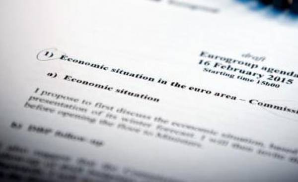 Αναλυτής της Handelsblatt συγκρίνει τα κείμενα του Eurogroup