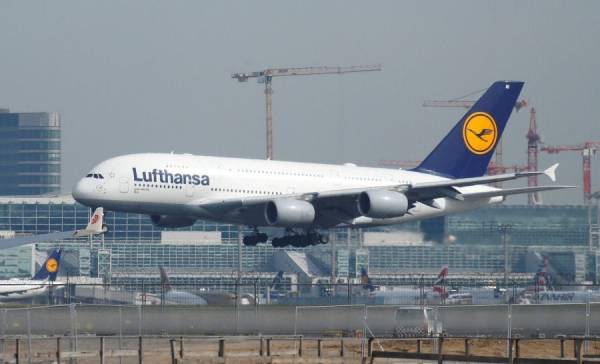 Η Lufthansa ξαναρχίζει πτήσεις προς 20 τουριστικούς προορισμούς, μεταξύ των οποίων και ελληνικά νησιά