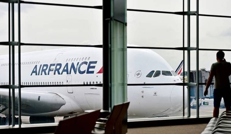 Air France: Αυξάνει τους μισθούς και δίνει μπόνους 1.000 ευρώ στους εργαζόμενους