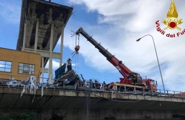 Βρέθηκαν κι άλλοι νεκροί στα συντρίμμια της οδογέφυρας στη Γένοβα