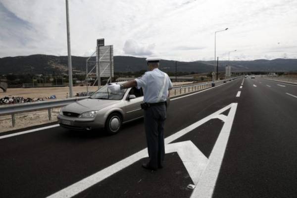 1.826 τροχαίες παραβάσεις σε όλη την Ελλάδα την τελευταία εβδομάδα