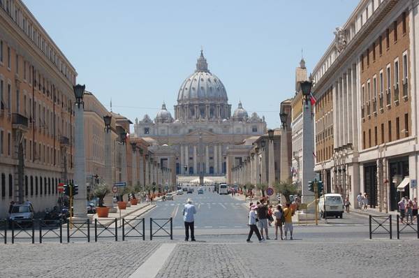 Βατικανό: Συνελήφθη ένας πρώην διπλωμάτης για παιδική πορνογραφία