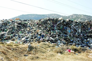ΠΕΔ Πελοποννήσου: Εποπτεία σε δήμους λόγω της ακριβής σκουπιδοδιαχείρισης