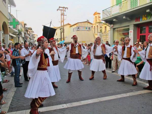 Ο Χορευτικός Ομιλος Σκάλας σε φεστιβάλ στη Λευκάδα