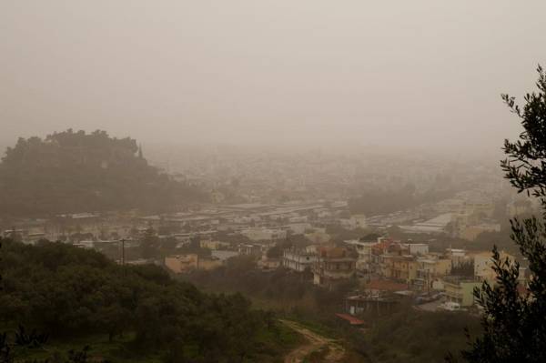 Έρχεται αφρικανική σκόνη - Πώς θα κινηθεί ο αεροχείμαρρος (βίντεο)