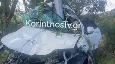 Τροχαίο με νεκρή οδηγό στη Νεμέα - Το αυτοκίνητό της «καρφώθηκε» σε κολώνα