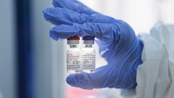 Κορονοϊός - EMA: Υψηλή προστασία απέναντι σε νοσηλεία και θάνατο παρέχουν τα 4 εγκεκριμένα εμβόλια
