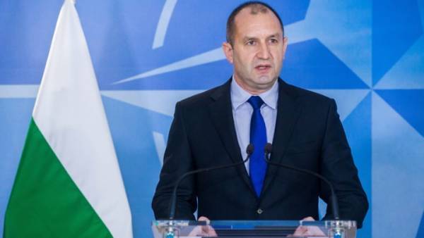 Ρ. Ράντεφ: Η Βουλγαρία αποδέχεται τη συμφωνία μεταξύ της πΓΔΜ και της Ελλάδας