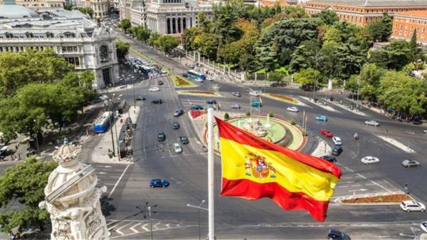 Ισπανία: Σχεδιάζει επανεκκίνηση του τουρισμού στα τέλη Ιουνίου