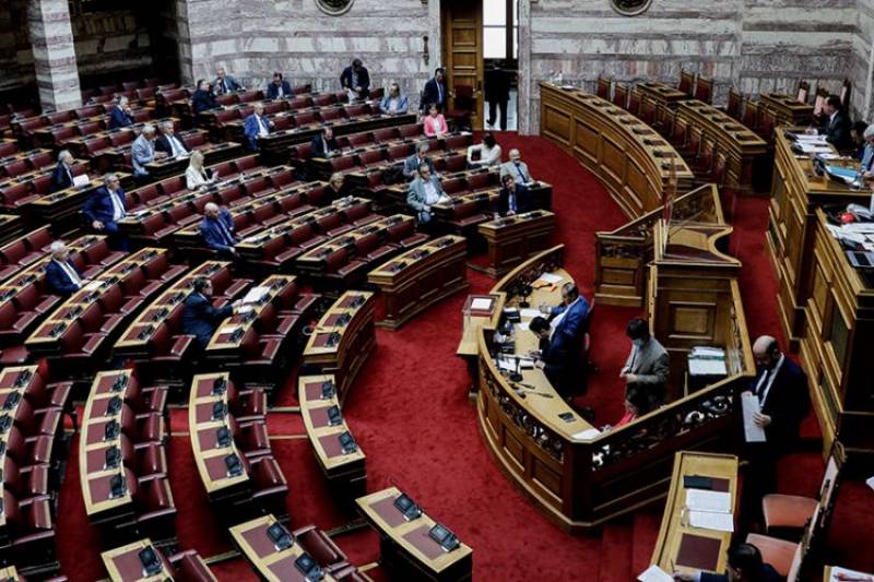 Βουλή: Υπερψηφίσθηκε επί της αρχής το νομοσχέδιο του υπουργείου Οικονομικών για τις μικροχρηματοδοτήσεις