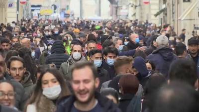Ιταλία: Σε ισχύ νέοι περιορισμοί για τους ανεμβολίαστους (Βίντεο)